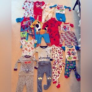 Boys Pajama Sets 2T (13 pairs)